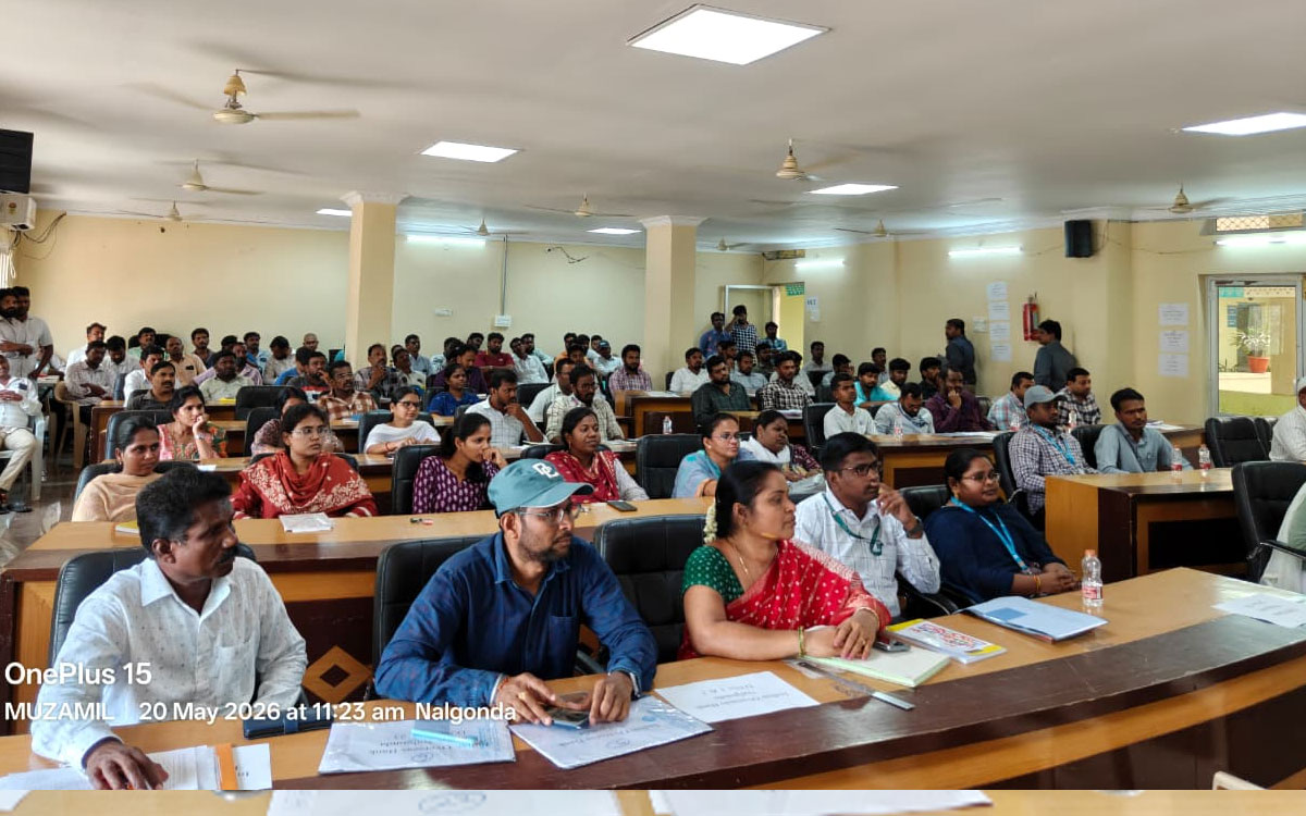 'స్వయం ఉపాధి ద్వారా ఆర్థికాభివృద్ధి సాధించాలి'