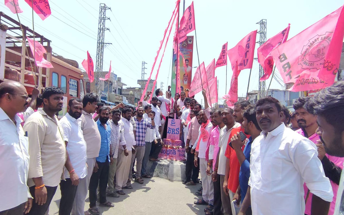 కార్మిక హ‌క్కుల కోసం బీఆర్ఎస్ నిరంత‌ర పోరాటం : మాజీ ఎమ్మెల్యే నోముల భగత్ కుమార్