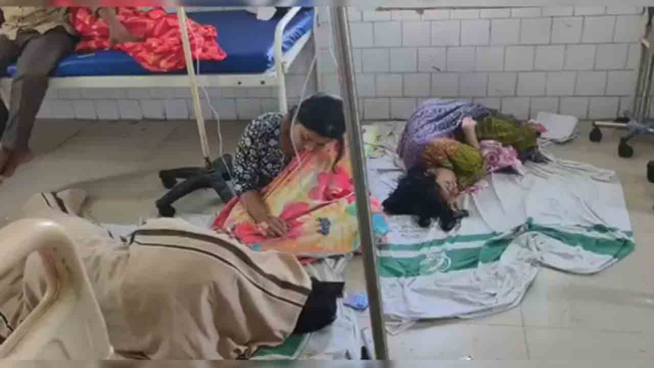 58 hospitalised | రోడ్డు పక్కన అమ్మే చిరుతిండి తిని.. 27 మంది పిల్లలతో సహా 58 మంది ఆసుపత్రిపాలు