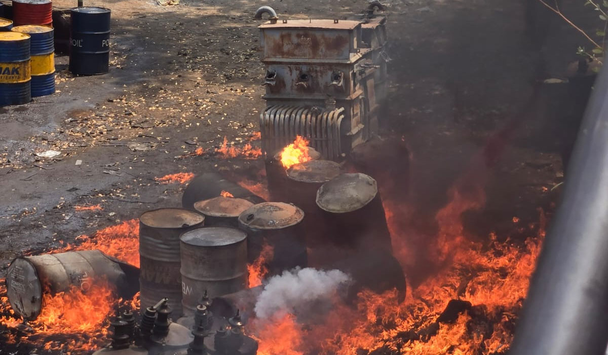 Fire Accident | కరీంనగర్ ఎస్పీఎం సెంటర్లో అగ్నిప్రమాదం.. తప్పిన ముప్పు