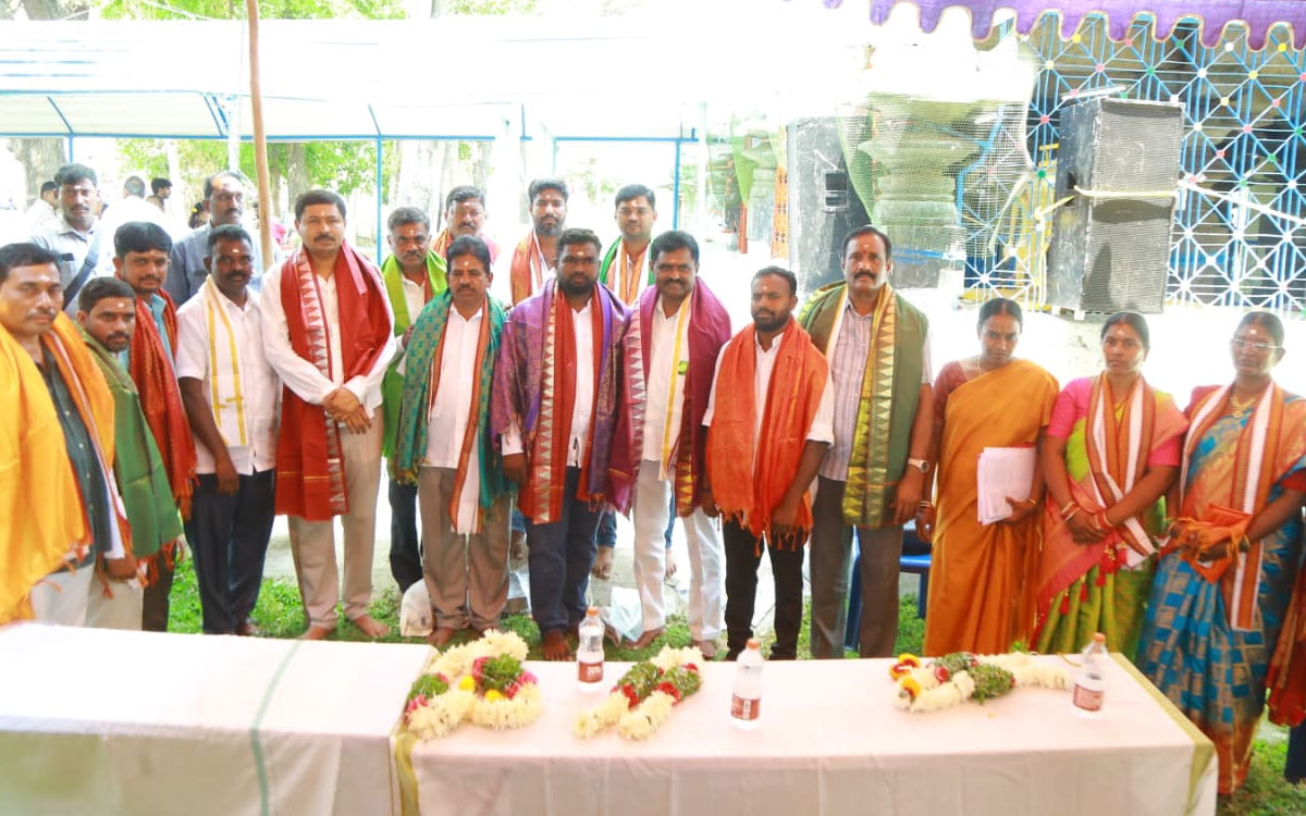 పచ్చల సోమేశ్వరస్వామి ఆల‌య నూతన పాలకమండలి ప్రమాణ స్వీకరం