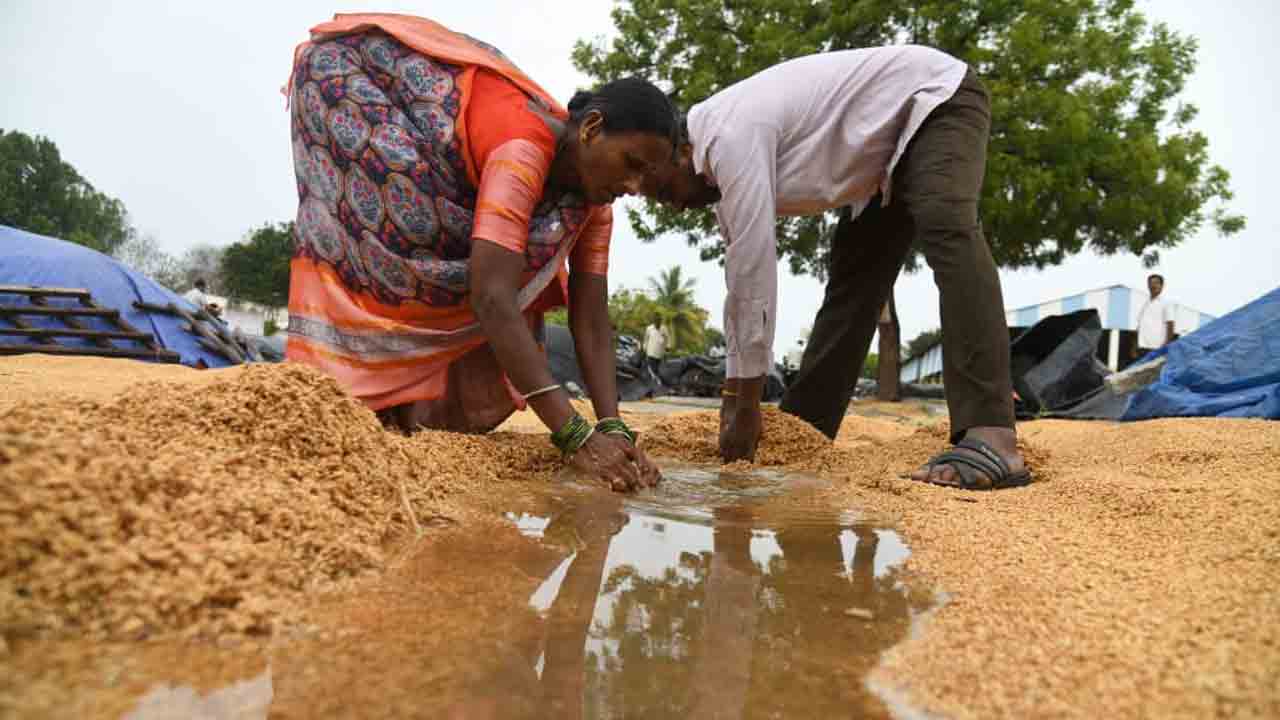 Congress | రెక్కల కష్టం నీళ్ల పాలు.. ఈ పాపం కాంగ్రెస్‌దే : ఫొటోలు