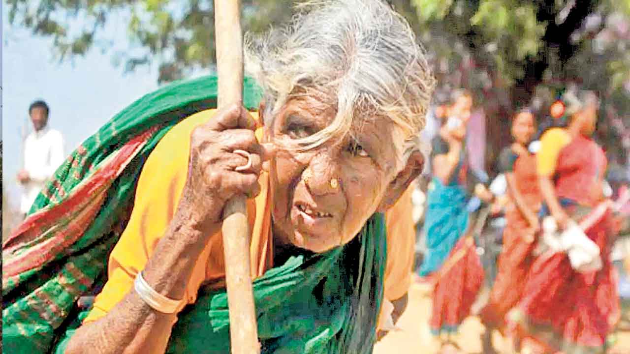 పింఛన్లలో కోత!