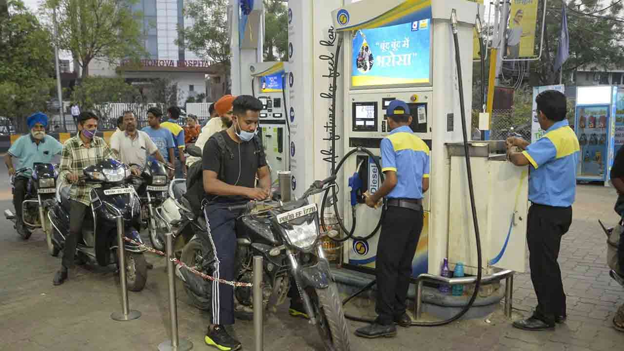 Petrol Price | వాహనదారులకు షాక్.. మళ్లీ పెరిగిన పెట్రోల్, డీజిల్ ధరలు