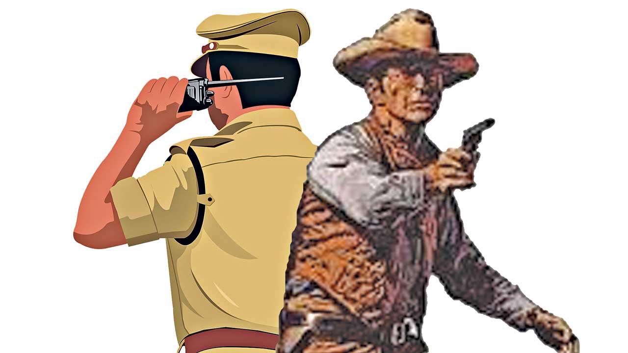 పోలీసుల అవతారంలో రౌడీ గ్యాంగ్‌