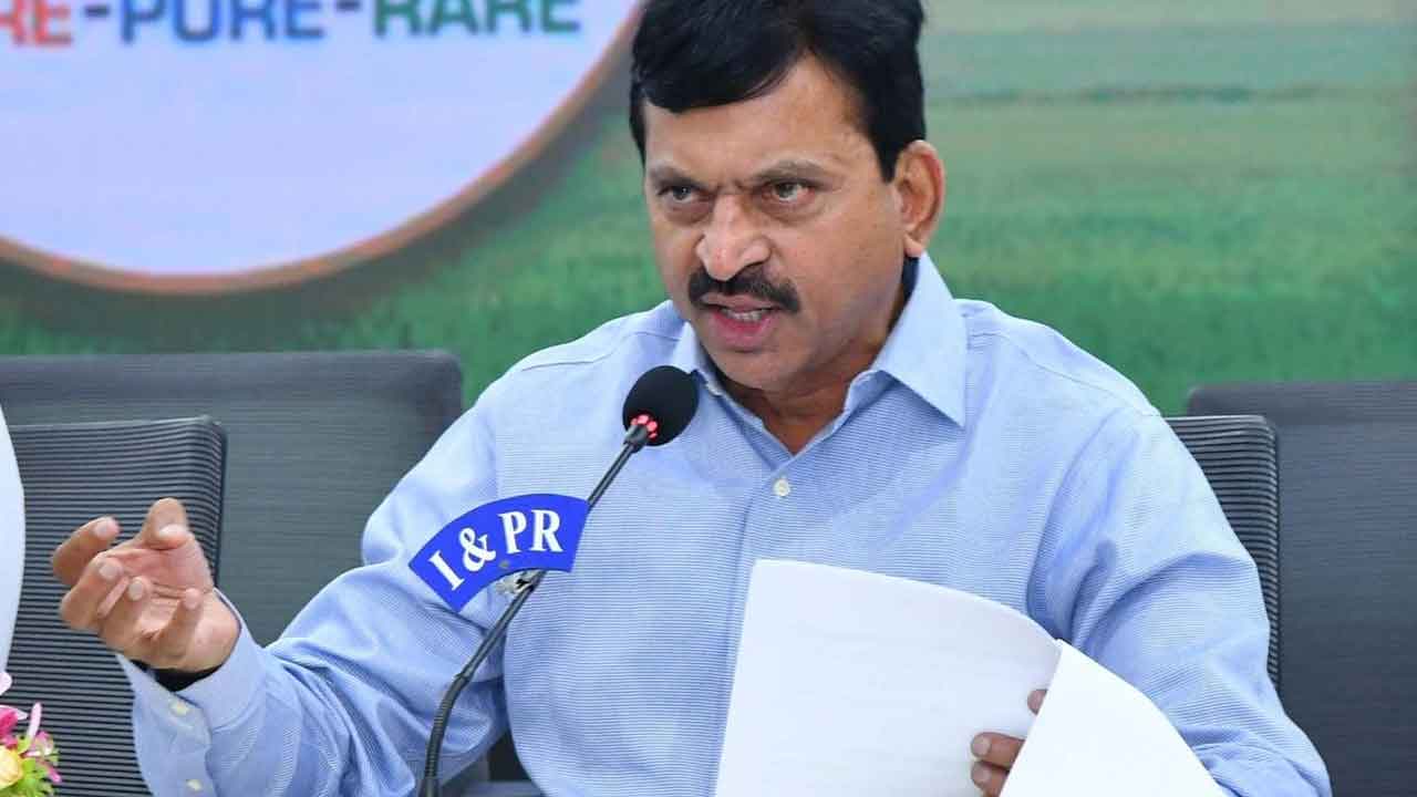 బీసీ మంత్రిని అవమానించిన పొంగులేటి
