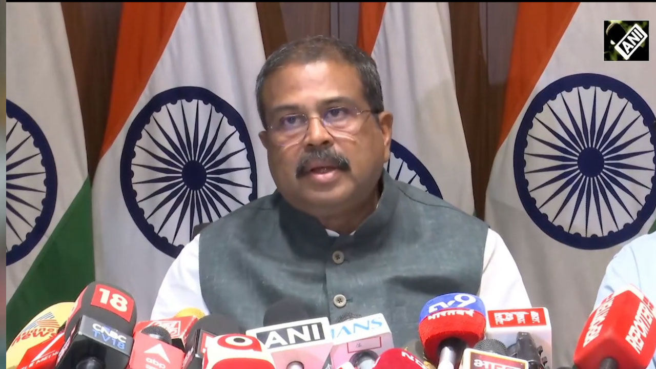 Dharmendra Pradhan: కంప్యూట‌ర్ ద్వారా నీట్ ప‌రీక్ష‌.. వ‌చ్చే ఏడాది నుంచి కొత్త విధానం