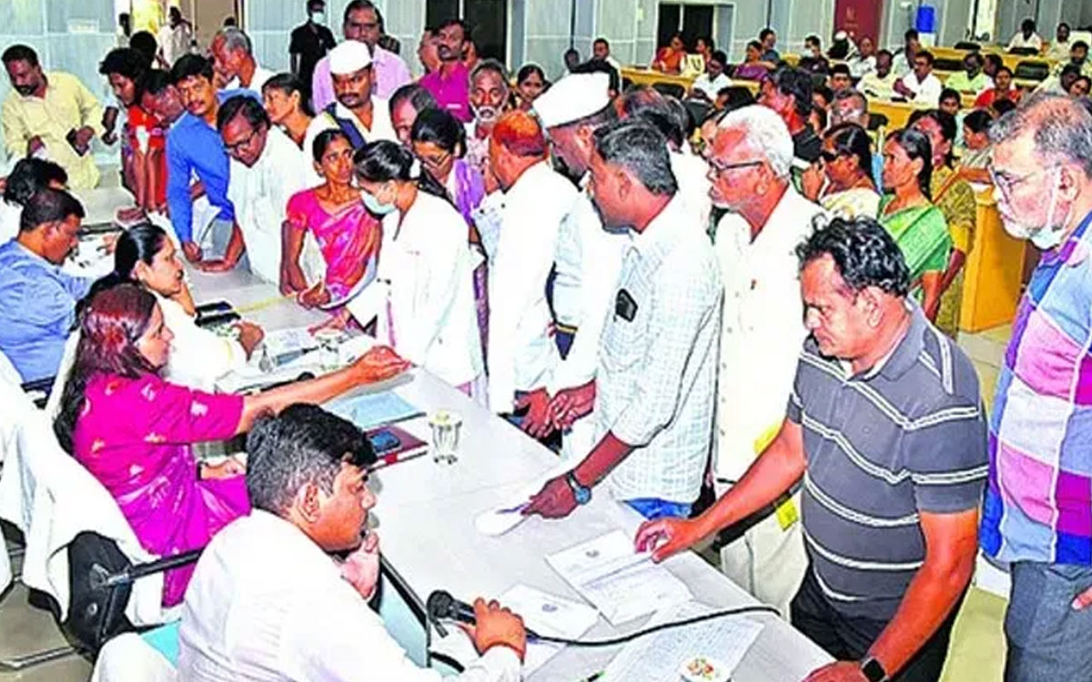 ‘దివ్యాంగులు, వ‌యోవృద్ధుల‌కు ప్ర‌త్యేక ప్ర‌జావాణి’
