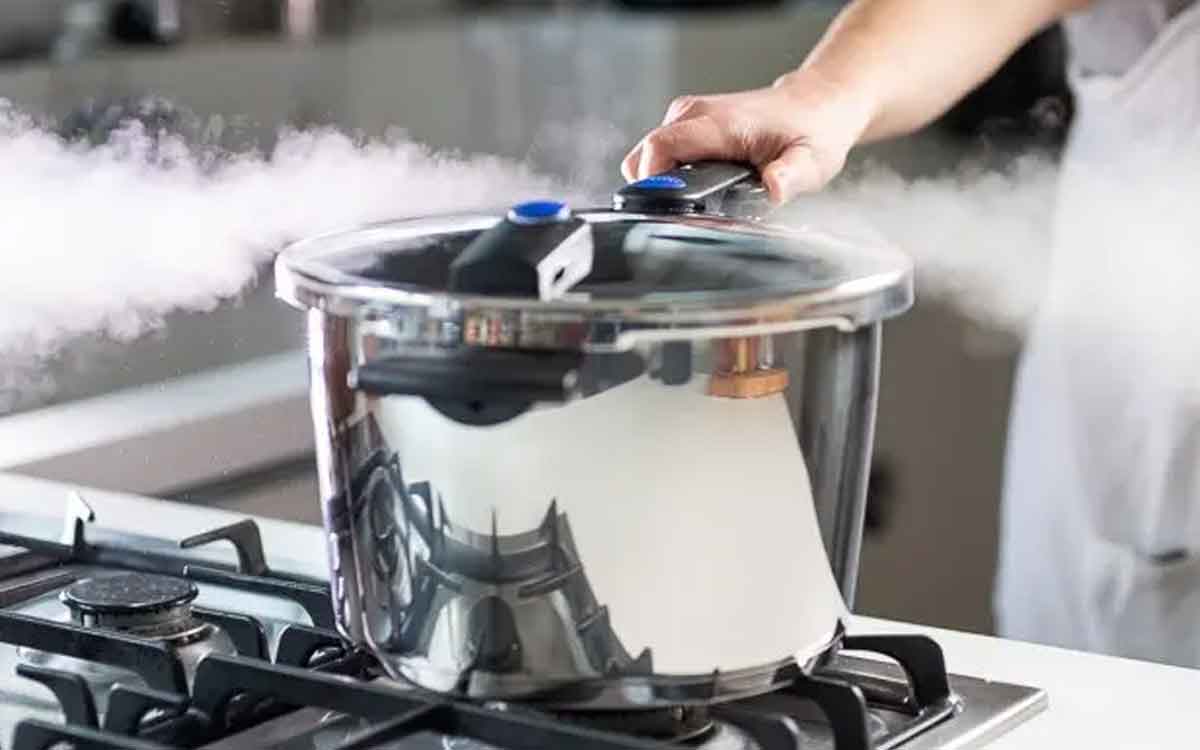 Pressure Cooker | ప్రెష‌ర్ కుక్క‌ర్‌లో వండితే పోషకాలు న‌శిస్తాయా.. నిపుణులు ఏం చెబుతున్నారు..?