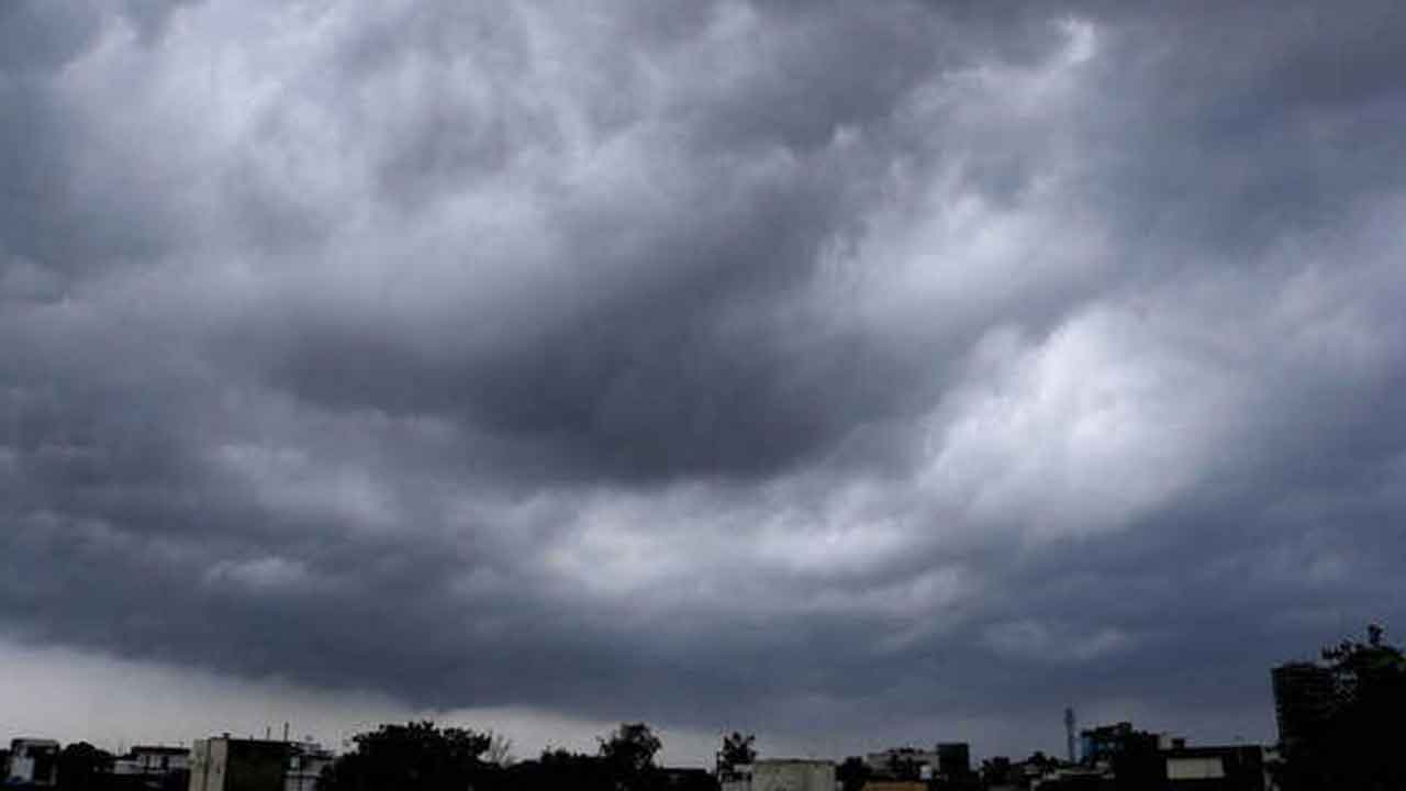 IMD: ఈసారి వ‌ర్షాకాలంలో సాధార‌ణం కంటే త‌క్కువ వ‌ర్ష‌పాతం: ఐఎండీ