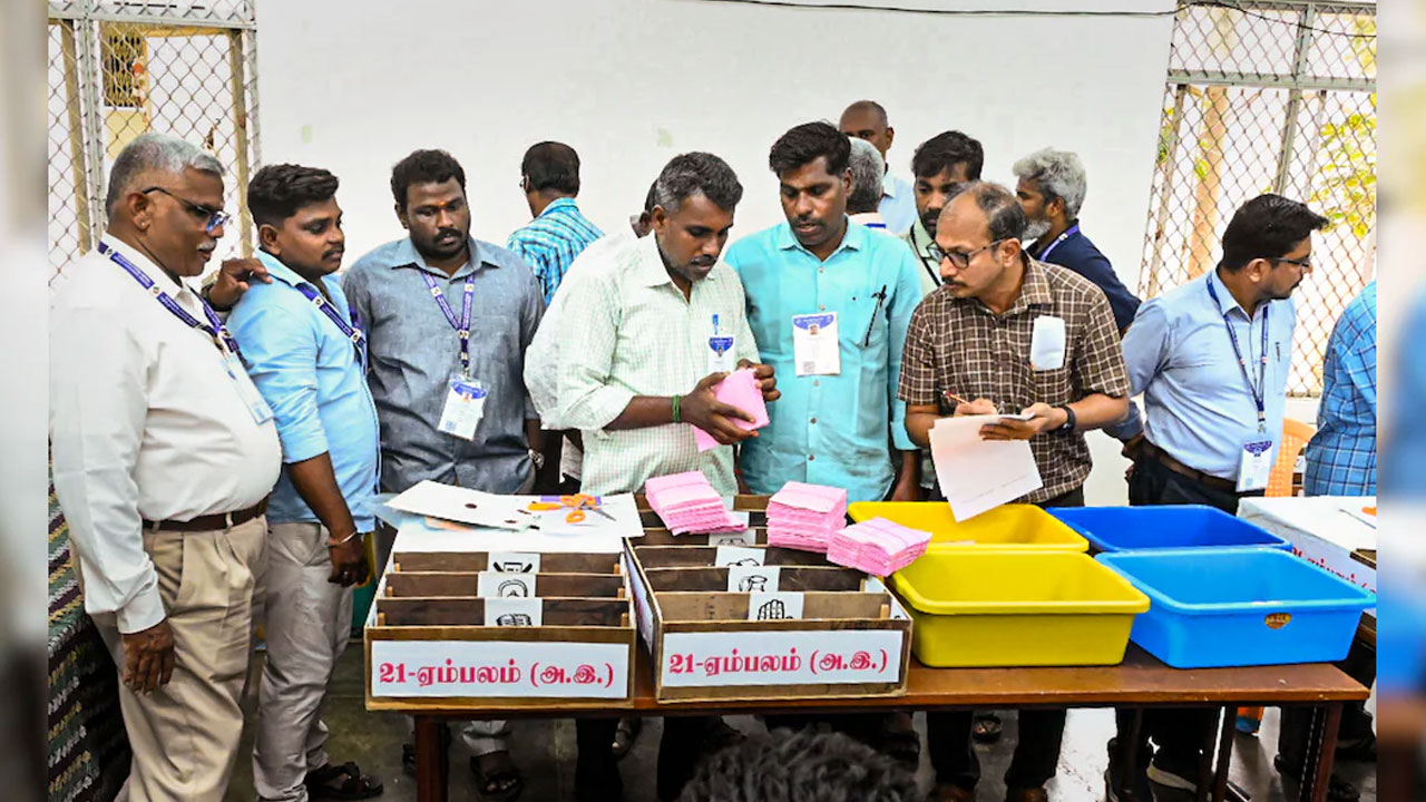 Puducherry: ఆధిక్యంలో పుదుచ్చ‌రి సీఎం రంగ‌స్వామి..