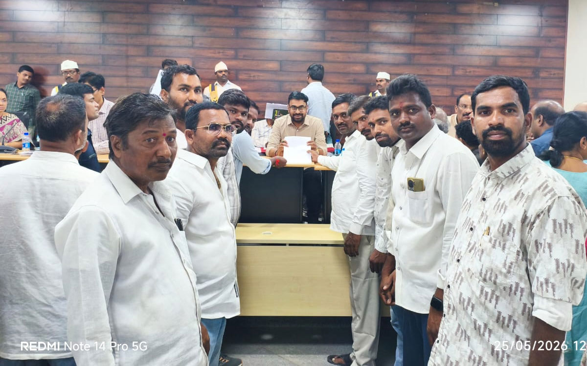 ‘రోడ్డు, రేషన్‌ షాప్‌ సమస్యలు పరిష్కరించాలి’