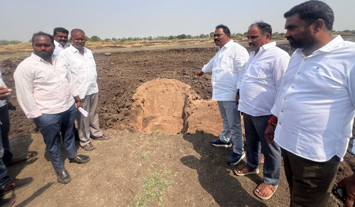 Sunke Ravishankar | మట్టి మాఫియా చేతిలో నియోజకవర్గంలో చెరువుల విధ్వంసం.. చొప్పదండి మాజీ ఎమ్మెల్యే సుంకె రవిశంకర్‌