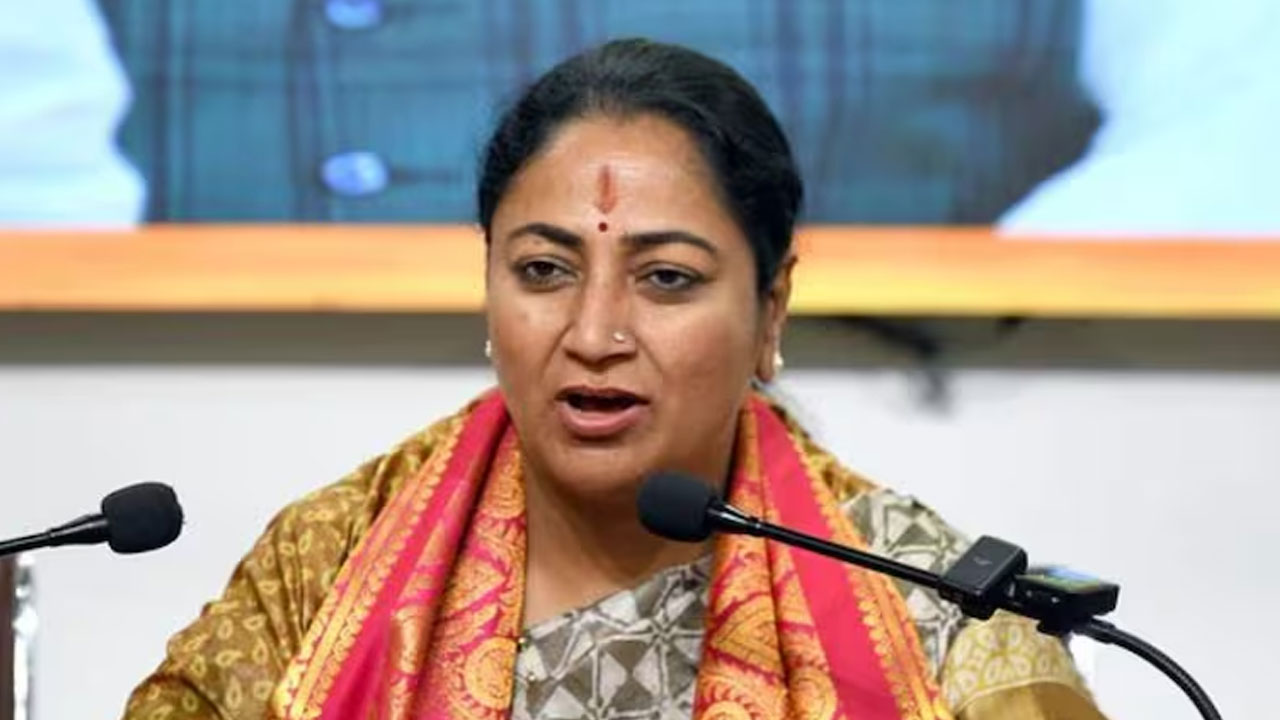 Delhi CM Rekha Gupta:  వారంలో 2 రోజులు వ‌ర్క్ ఫ్ర‌మ్ హోమ్‌.. ప్ర‌క‌టించిన ఢిల్లీ స‌ర్కారు