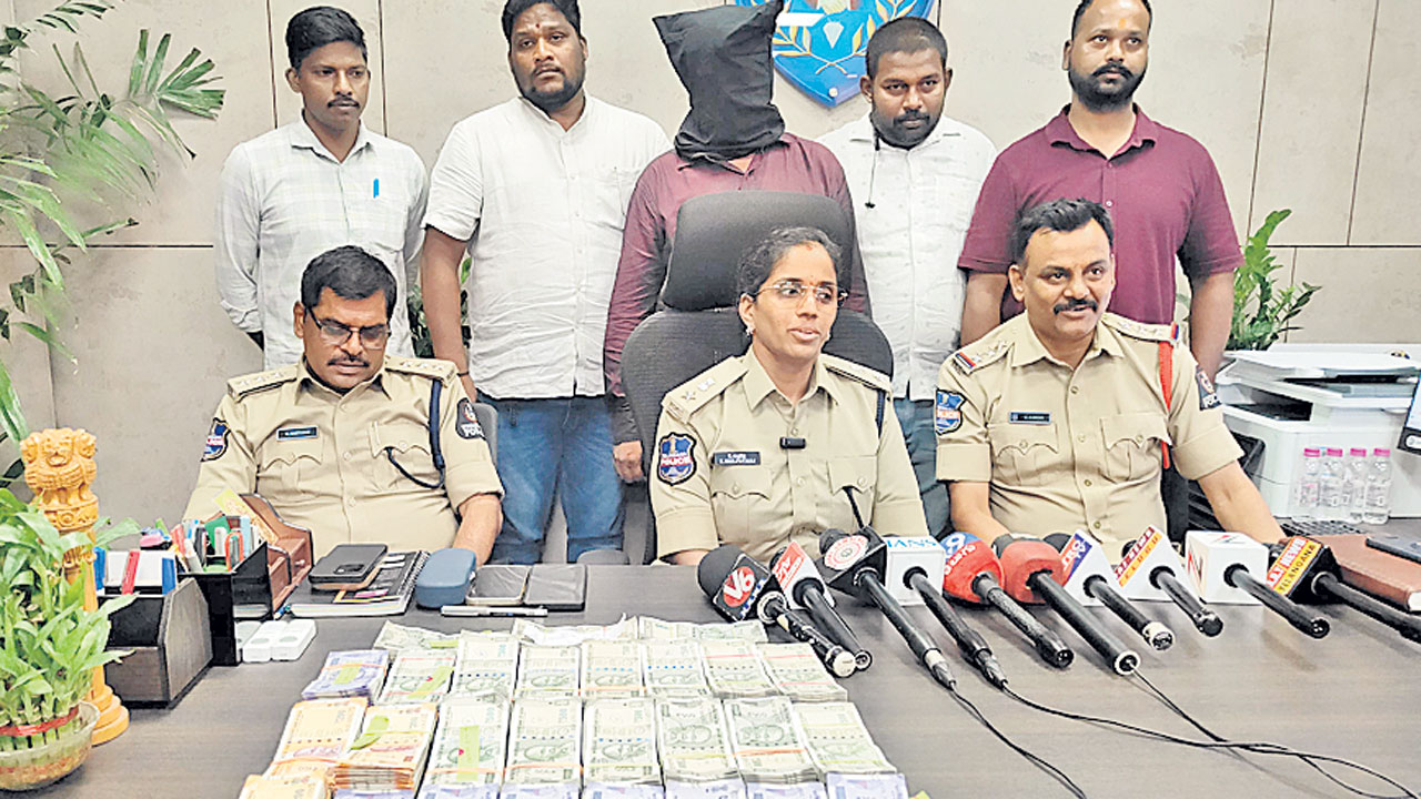 48 గంటల్లోనే  నిందితుడి అరెస్ట్‌.. రూ.9.53 లక్షల నగదు స్వాధీనం