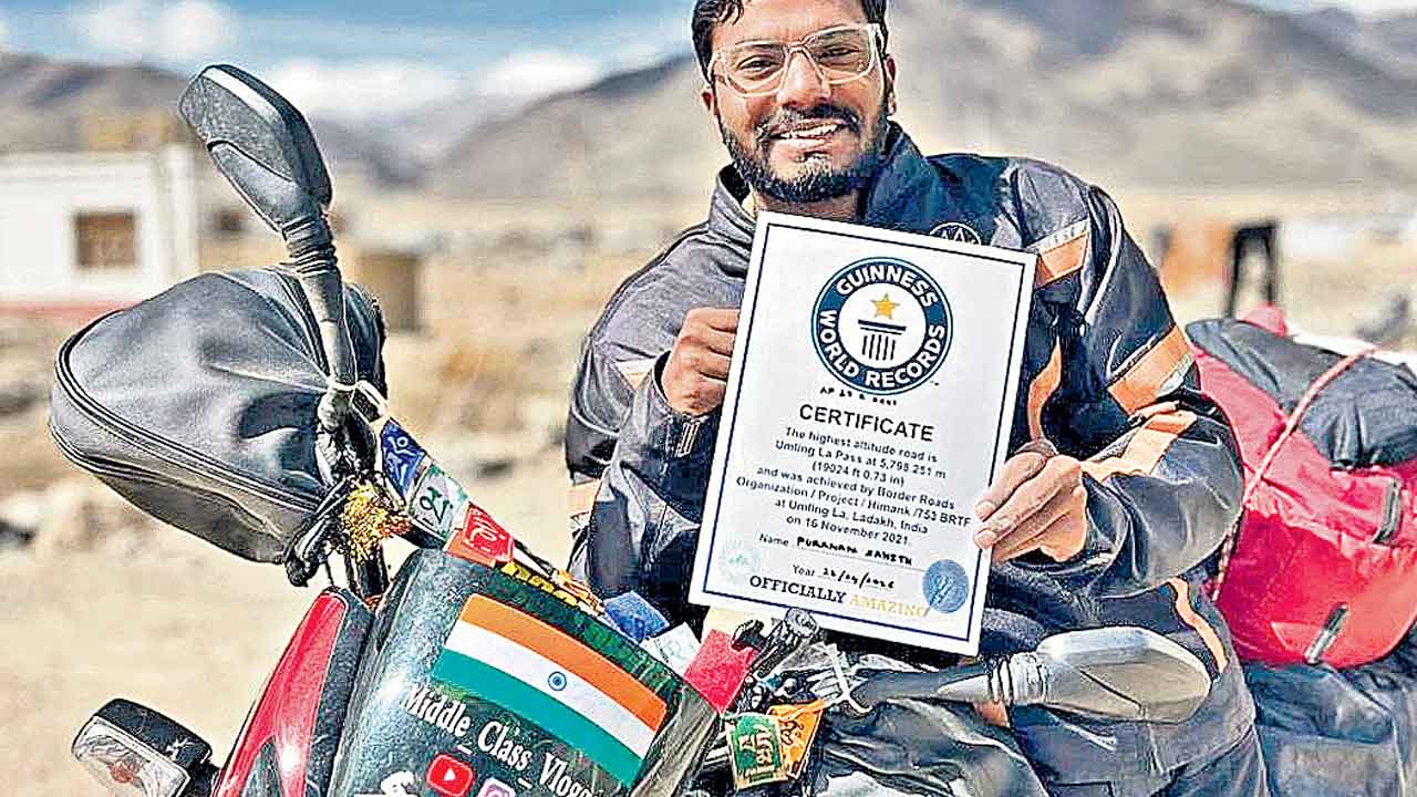 ఉమ్లింగ్‌ లా ను జయించిన యువకుడు
