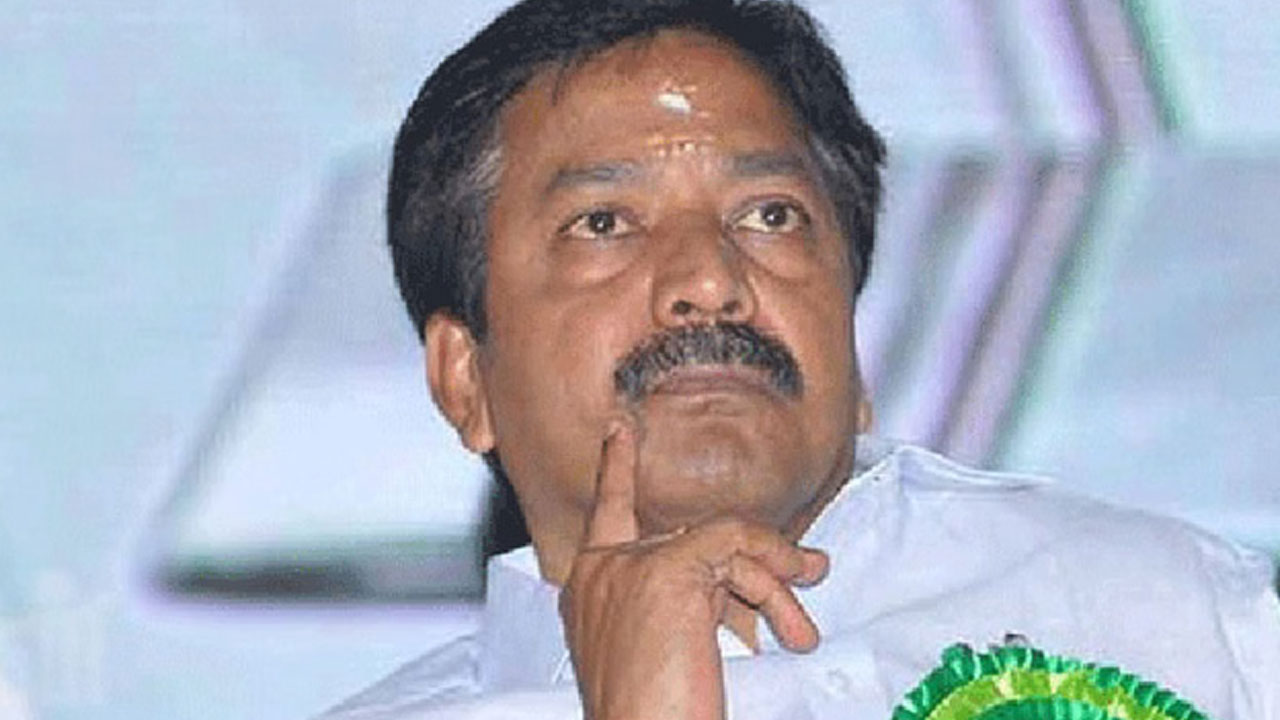 AIADMK MLAs: త‌మిళ‌నాడులో హైడ్రామా.. పుదుచ్చ‌రి రిసార్టుకు 28 మంది అన్నాడీఎంకే ఎమ్మెల్యేలు