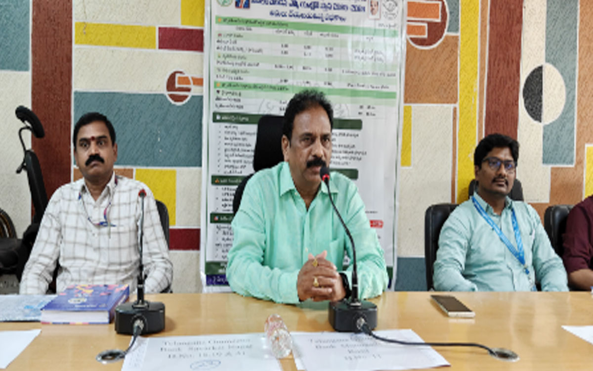 ‘స్వయం ఉపాధి ద్వారా ఆర్థికాభివృద్ధి సాధించాలి’