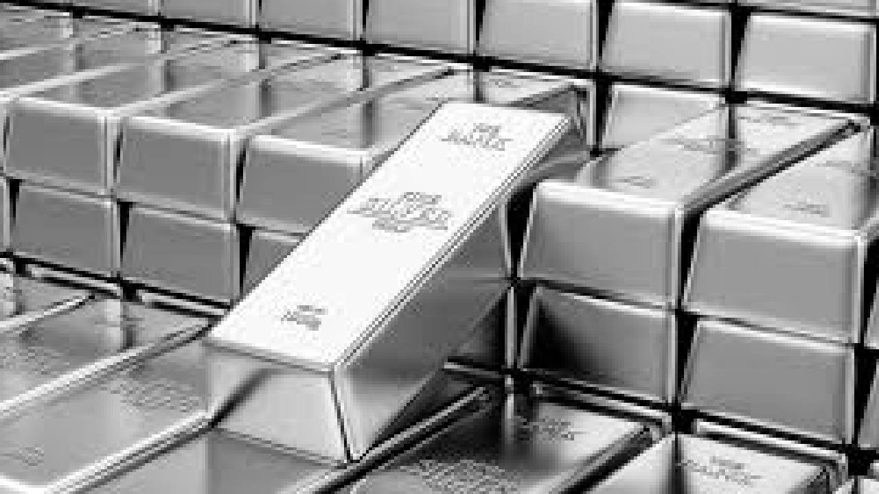 silver bar | వెండి దిగుమతులపై కేంద్రం ఆంక్షలు.. 99.9 శాతం స్వచ్ఛమైన వెండి దిగుమతికి అనుమతి తప్పనిసరి
