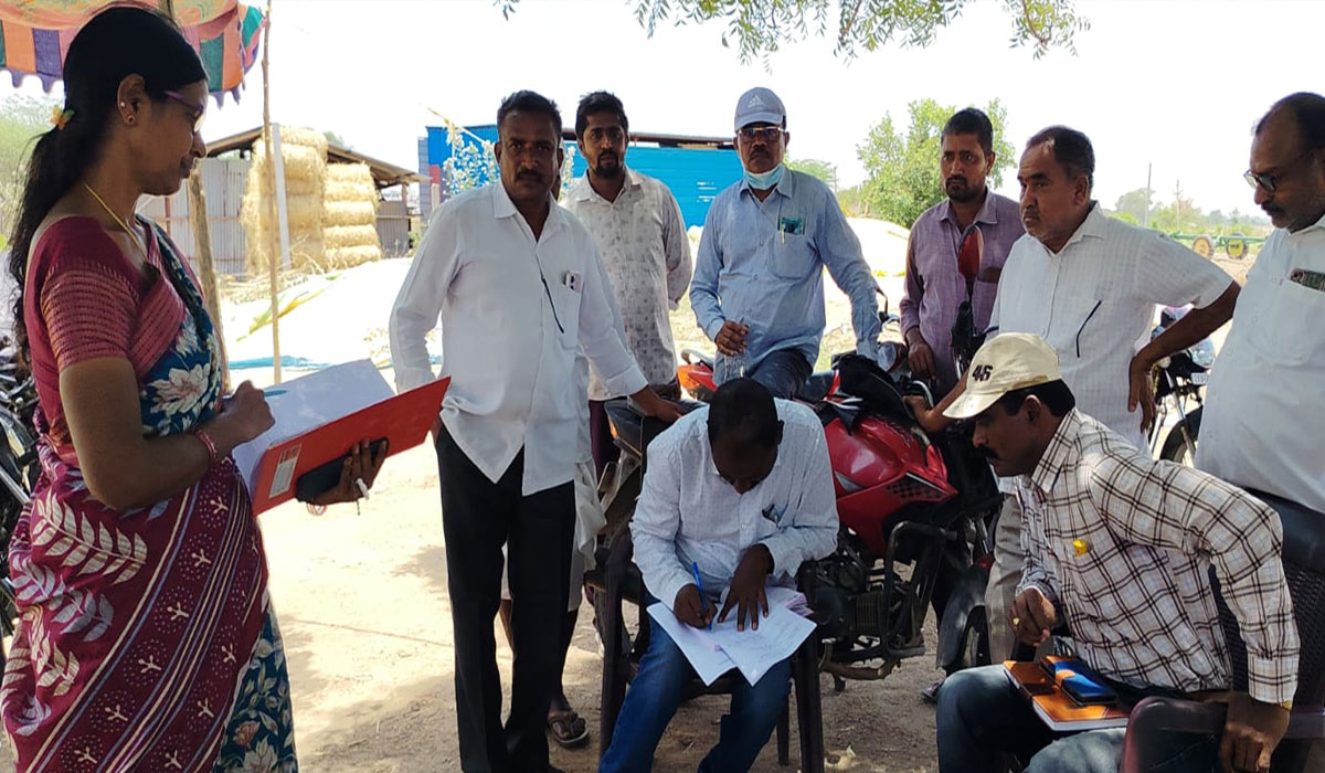 Sirikonda | సిరికొండ కొనుగోలు కేంద్రంలో విజిలెన్స్‌ అధికారుల తనిఖీ