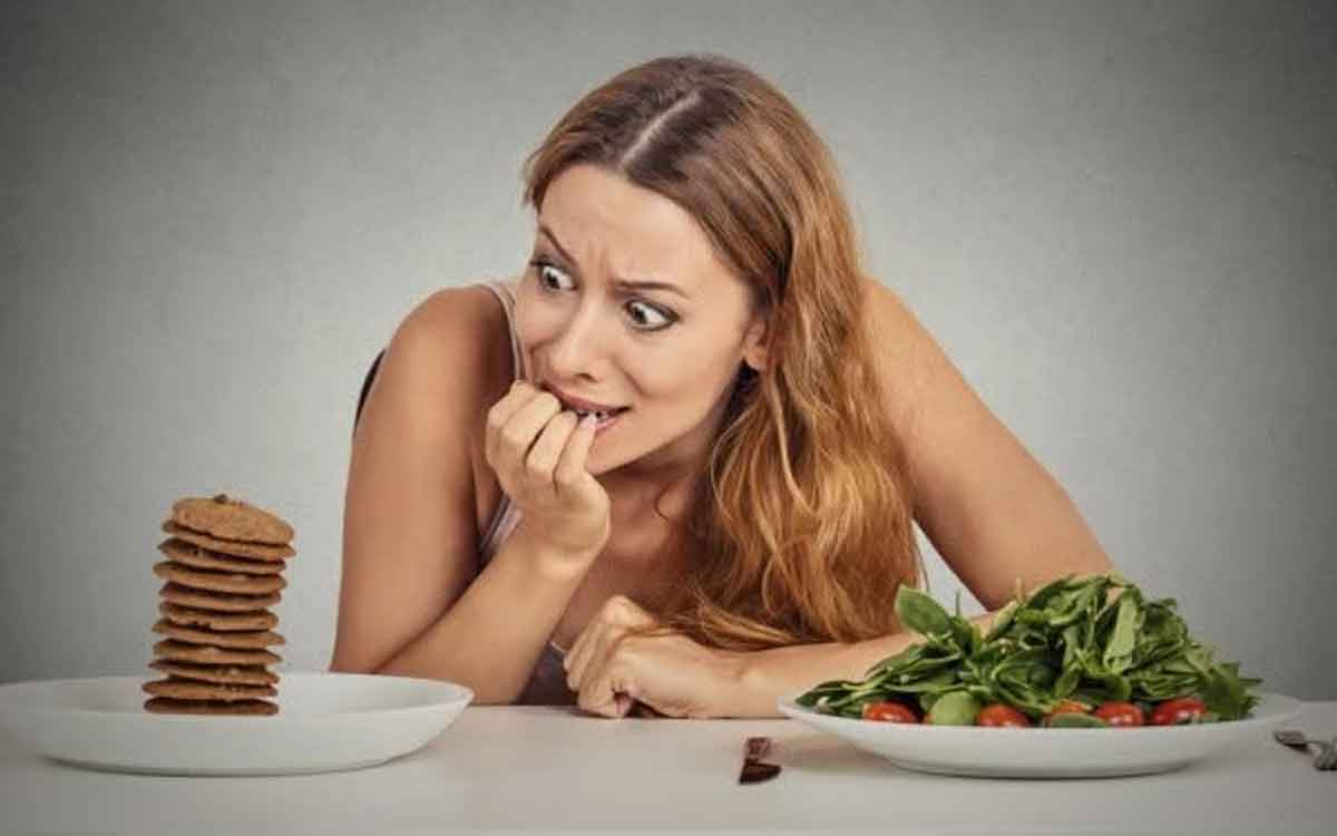 Eating Snacks | చాలా మందికి సాయంత్రం స‌మయంలో జంక్ ఫుడ్ తినాల‌నిపిస్తుంది.. ఎందుక‌ని.. ఏం చేయాలి..?
