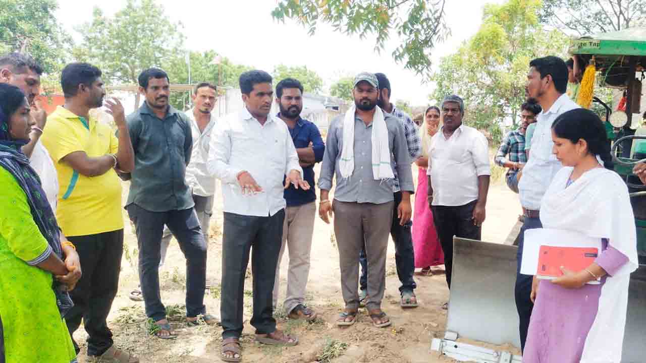 Kasipeta | సోమగూడెంలో ప్రభుత్వ భూమి కబ్జా.. అడ్డుకున్న గ్రామస్తులు