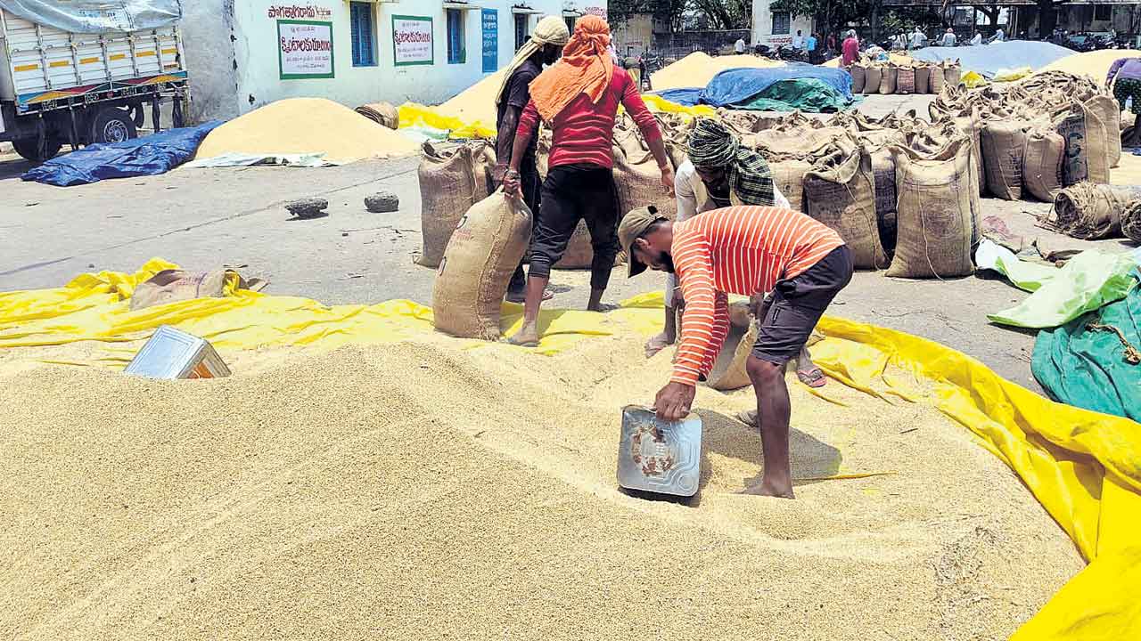 హమాలీ చార్జీల మోత