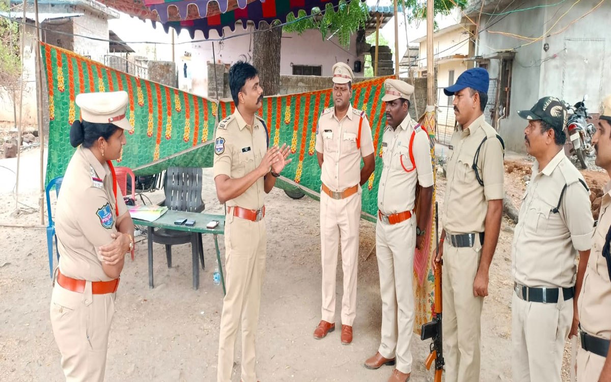 అక్రమ రవాణాపై ఉక్కుపాదం : ఎస్పీ రోహిత్ రాజు