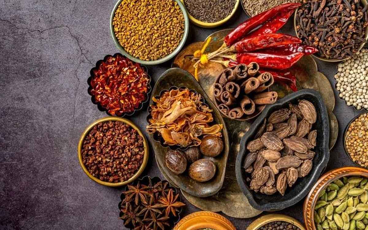 Indian Super Foods | విదేశీ సూపర్ ఫుడ్స్ కోసం వెద‌కాల్సిన ప‌నిలేదు.. వంటింట్లోనే ఉన్నాయి..