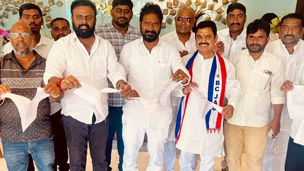 సీఎం అనాలోచిత నిర్ణయంతో లక్షల మంది విద్యార్థులు చదువుకు దూరం : శ్రీనివాస్‌గౌడ్‌