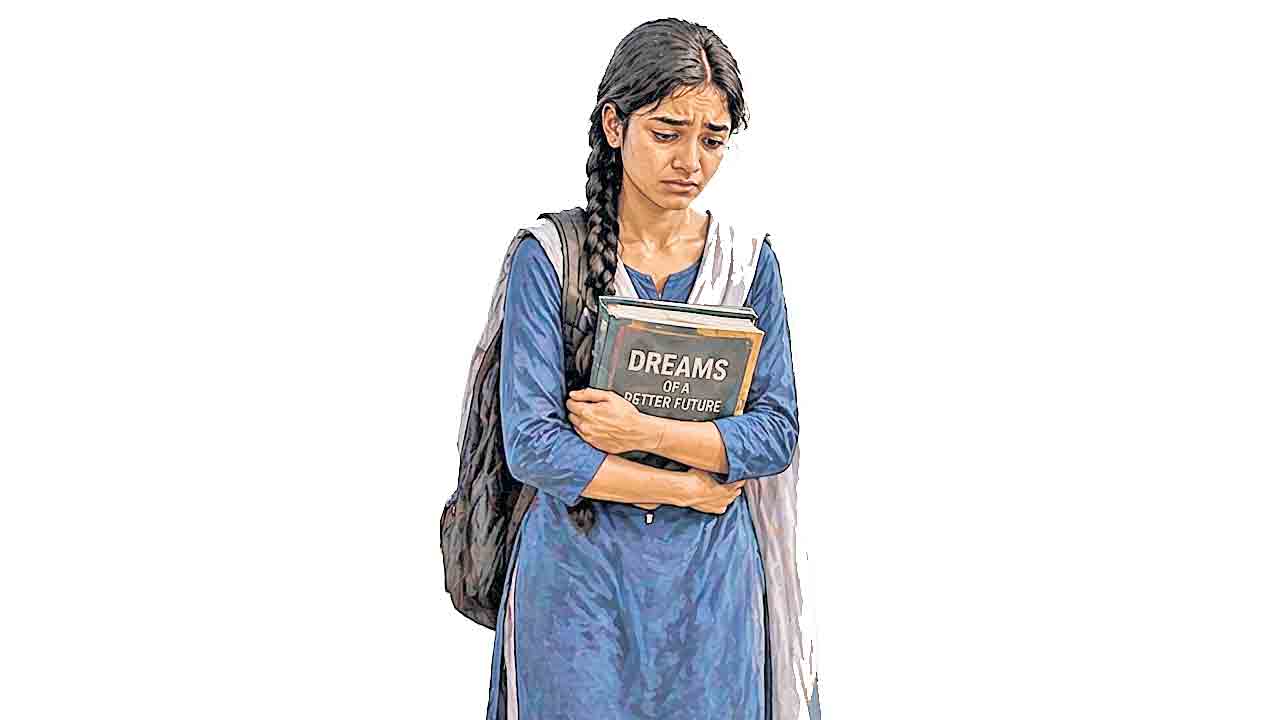 ర్యాంకర్లూ ఫీజు కట్టాల్సిందే!.. ఉన్నత విద్యకు పేదలను దూరంచేసే కుట్ర