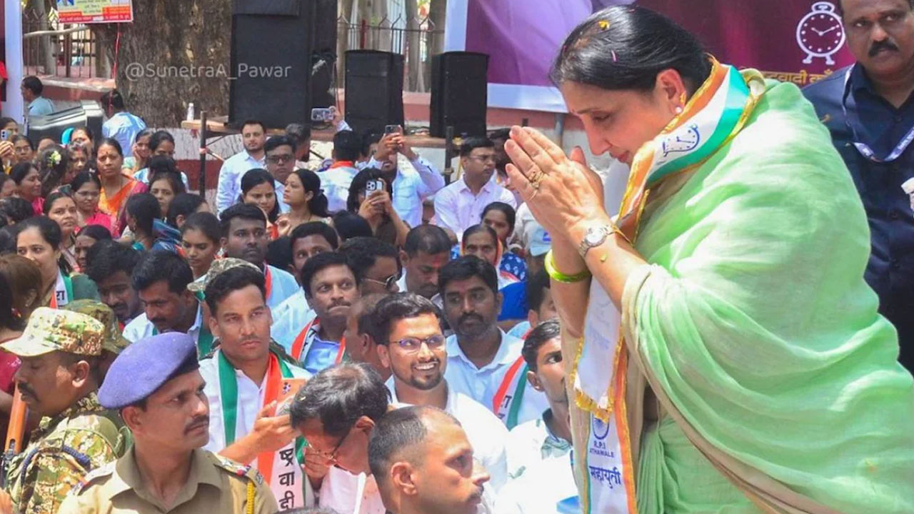 Sunetra Pawar: బారామ‌తి ఉప ఎన్నిక‌లో సునేత్ర ప‌వార్ లీడింగ్‌