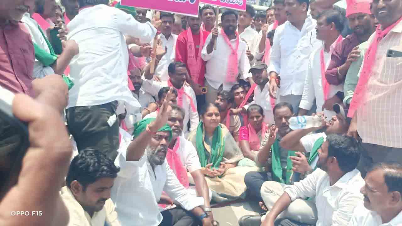 Medak | ధాన్యం కొనుగోళ్లలో తేమ, తరుగు పేరుతో జరిగే మోసాన్ని అరికట్టాలి : సునితాలక్ష్మారెడ్డి