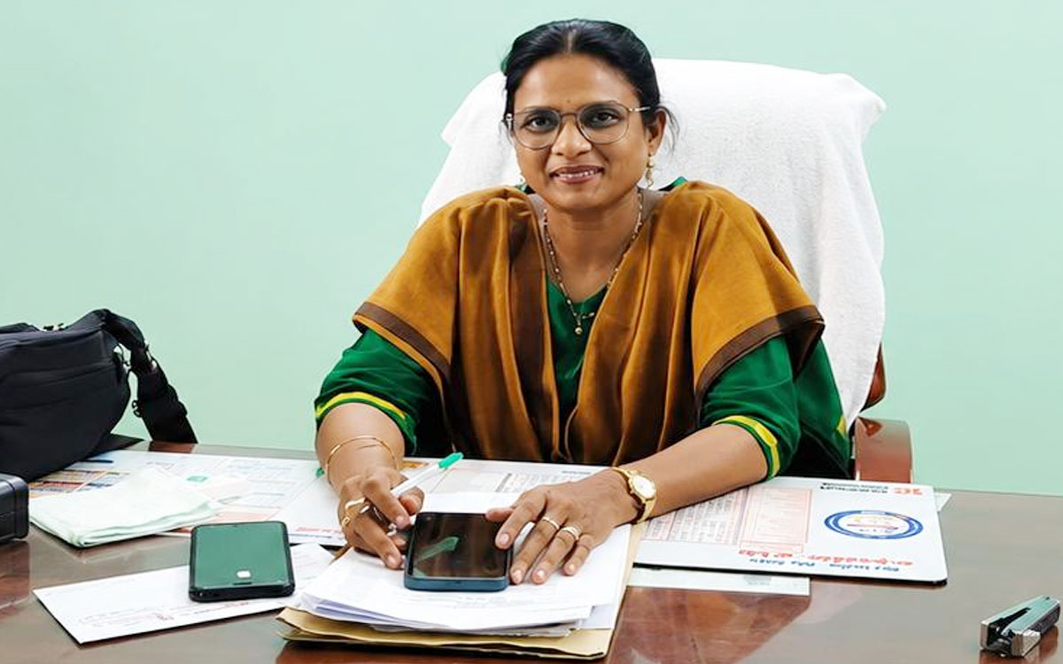 ఎర్రుపాలెం నూతన తాసీల్దార్‌గా సునీత ఎలిజబెత్ బాధ్యతల స్వీకారం