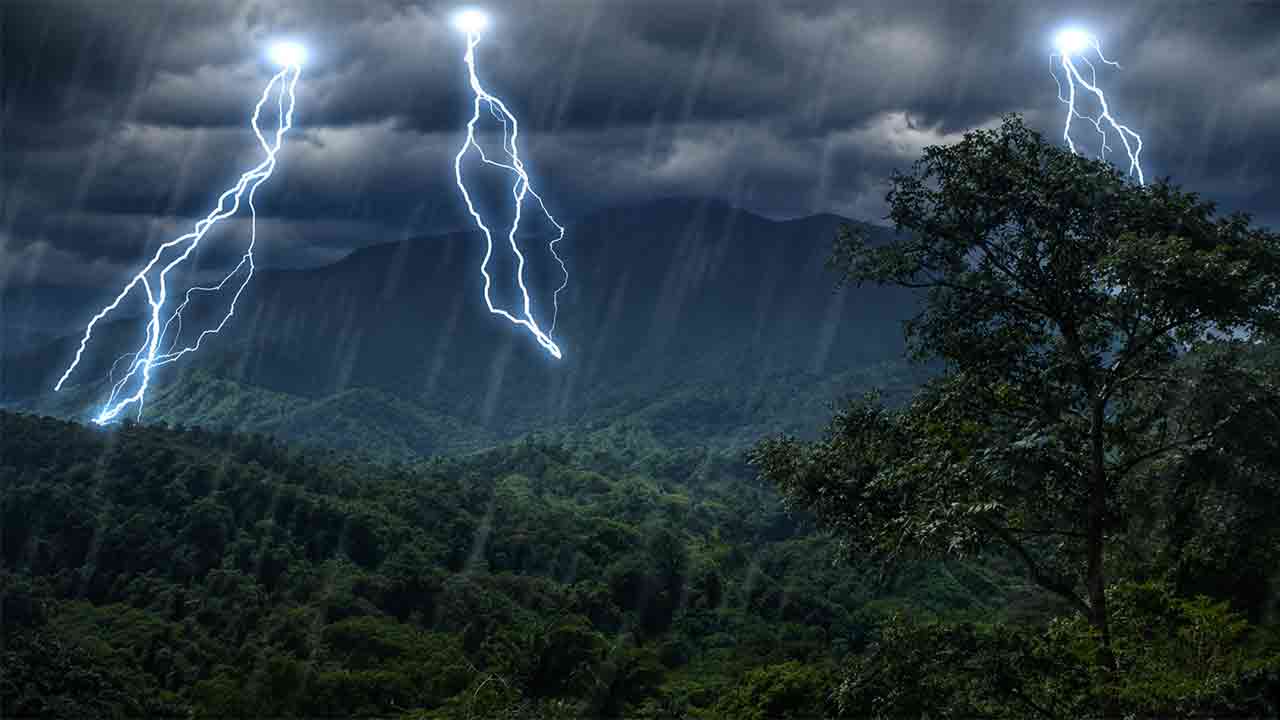 AP Weather Alert | ఏపీకి అల్పపీడనం ముప్పు.. రేపు పిడుగులతో కూడిన వర్షాలు.. APSDMA వార్నింగ్