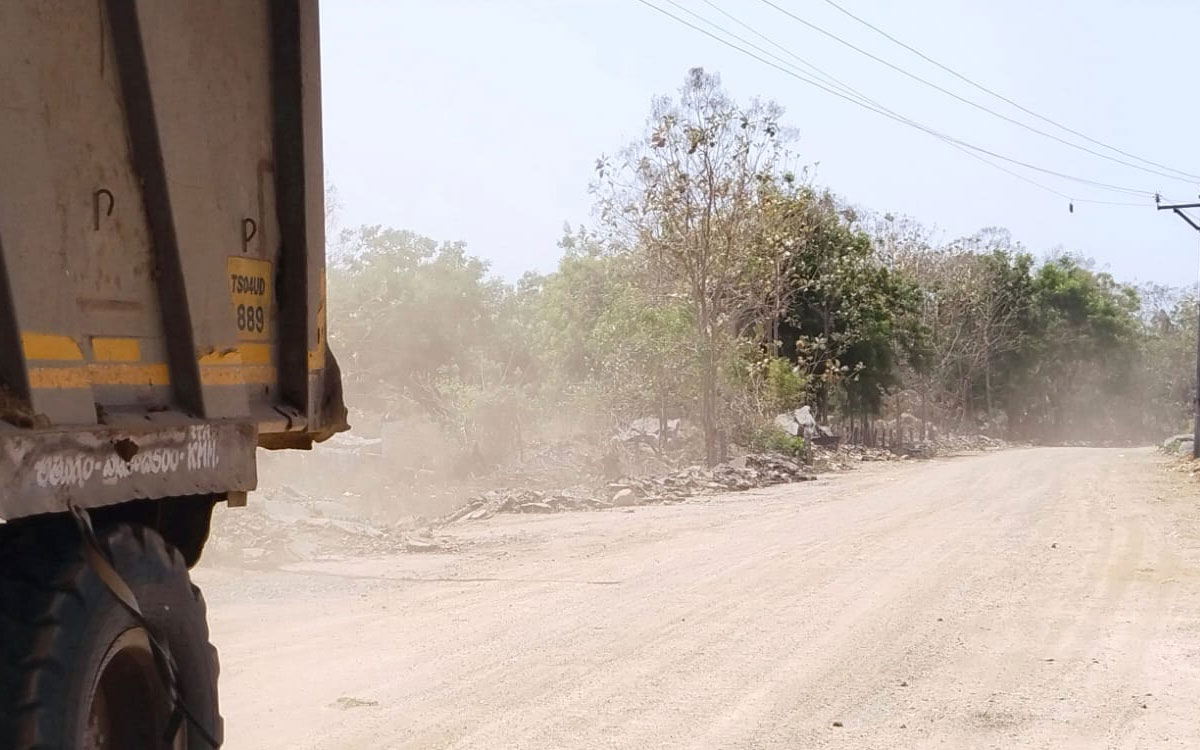 ర‌హ‌దారి ప‌నుల్లో వాట‌ర్ క్యూరింగ్ లేమి.. వాహ‌న‌దారుల‌ ఇబ్బందులు
