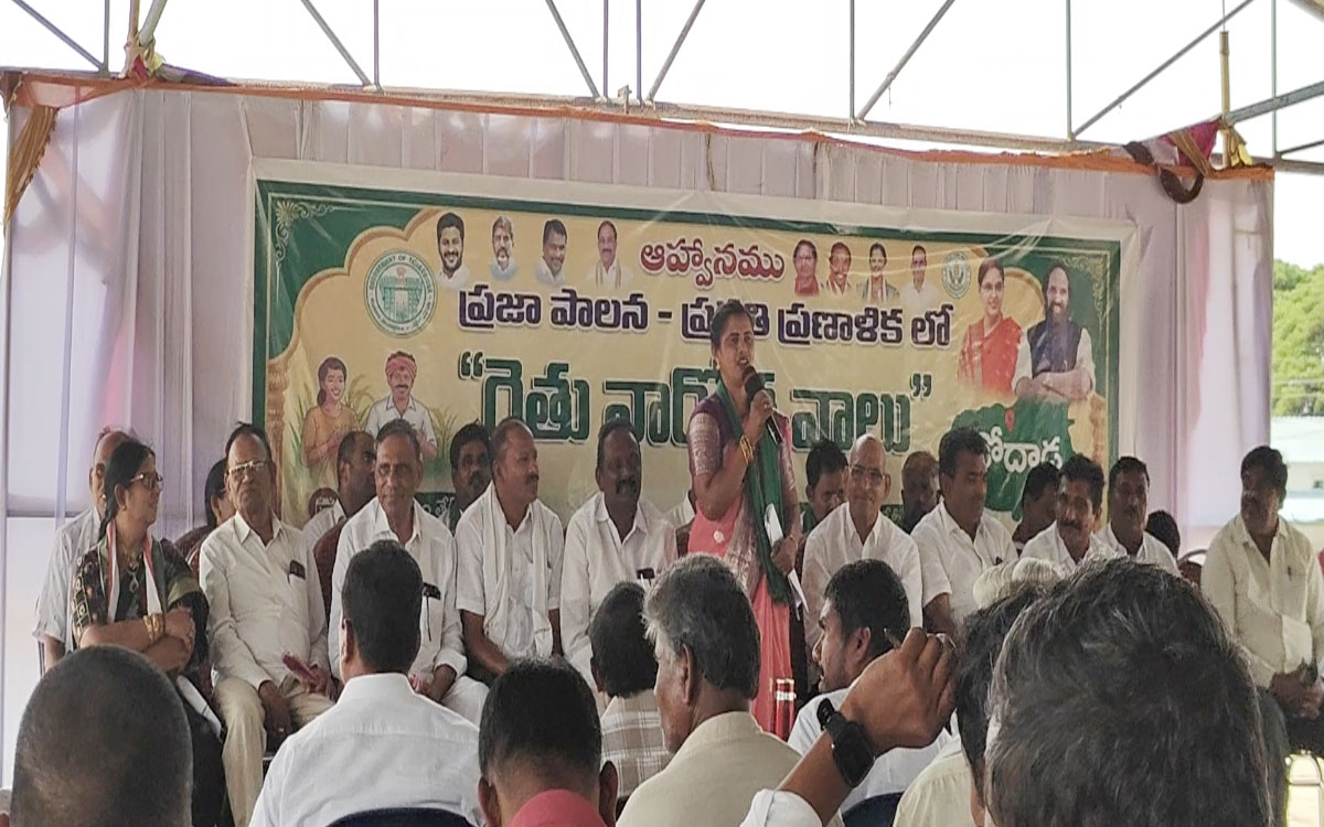 ‘రైతులు ఆధునిక వ్యవసాయ పద్ధతులు అవలంభించాలి’