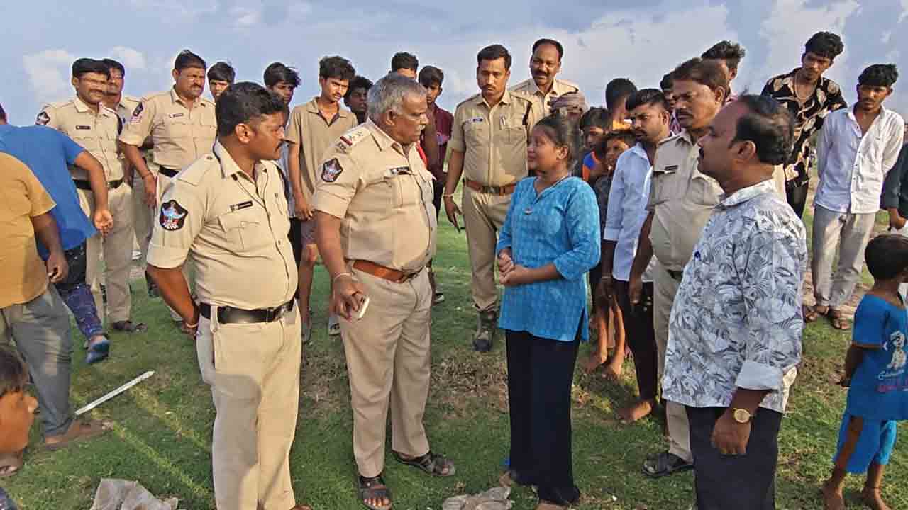Tungabhadra | తుంగభద్రలో ఈతకు వెళ్లి ఐదుగురు గల్లంతు.. కొనసాగుతున్న గాలింపు చర్యలు..!