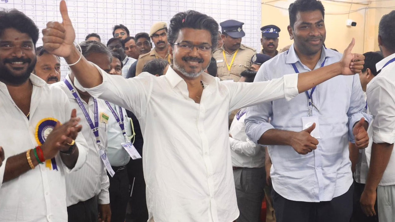 TVK Party: చాక‌చ‌క్యంగా కుల స‌మీక‌ర‌ణ‌లు.. హిట్ కొట్టిన విజ‌య్ పార్టీ