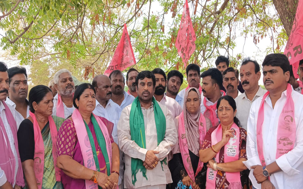 ‘నెల రోజులైనా ధాన్యం కొనుగోలు చేయ‌క‌పోవ‌డం దారుణం’
