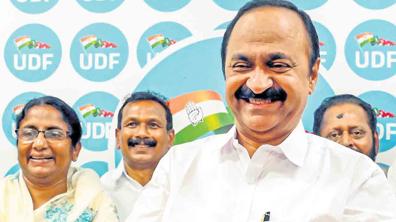 కేరళ సీఎంగా వీడీ సతీశన్‌.. ఎట్టకేలకు ప్రకటించిన కాంగ్రెస్‌