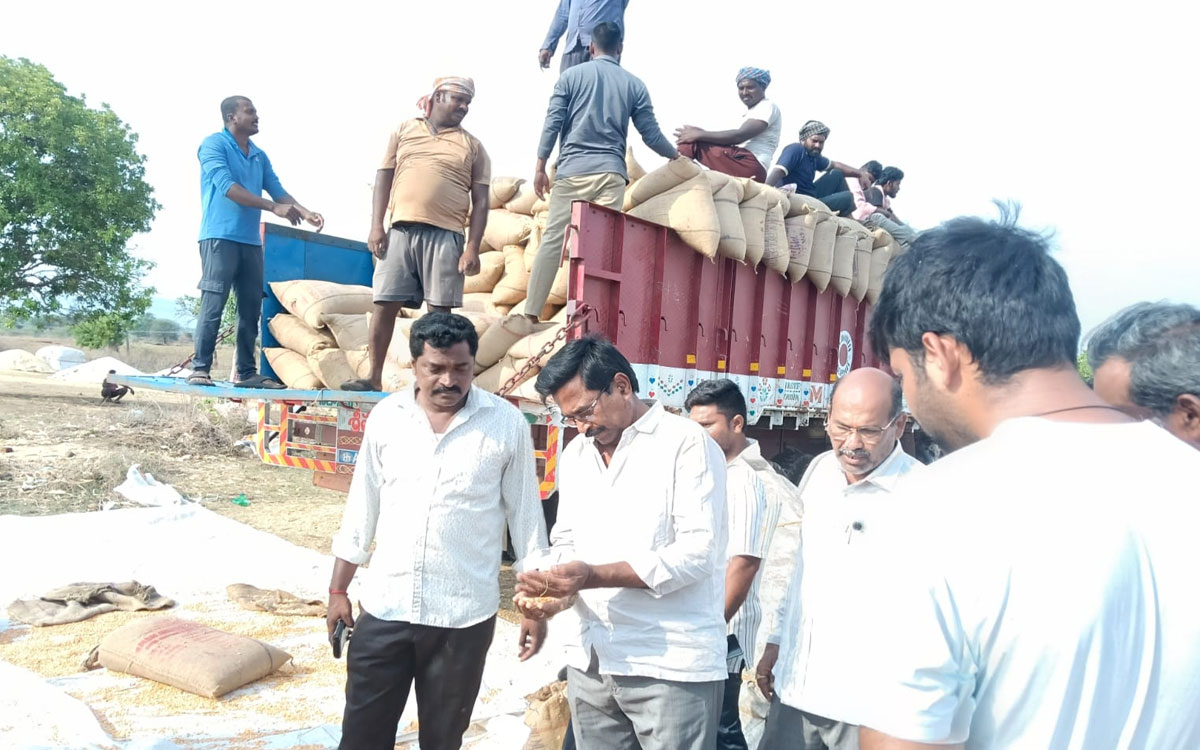 రైతులెవ‌రూ అధైర్య పడొద్దు : మండే వీర హనుమంతరావు