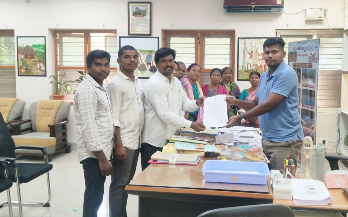 ‘సీతారామ’ పిల్ల కాల్వ‌లు వెళ్లకుండా నిలుపుదల చేయాలి’