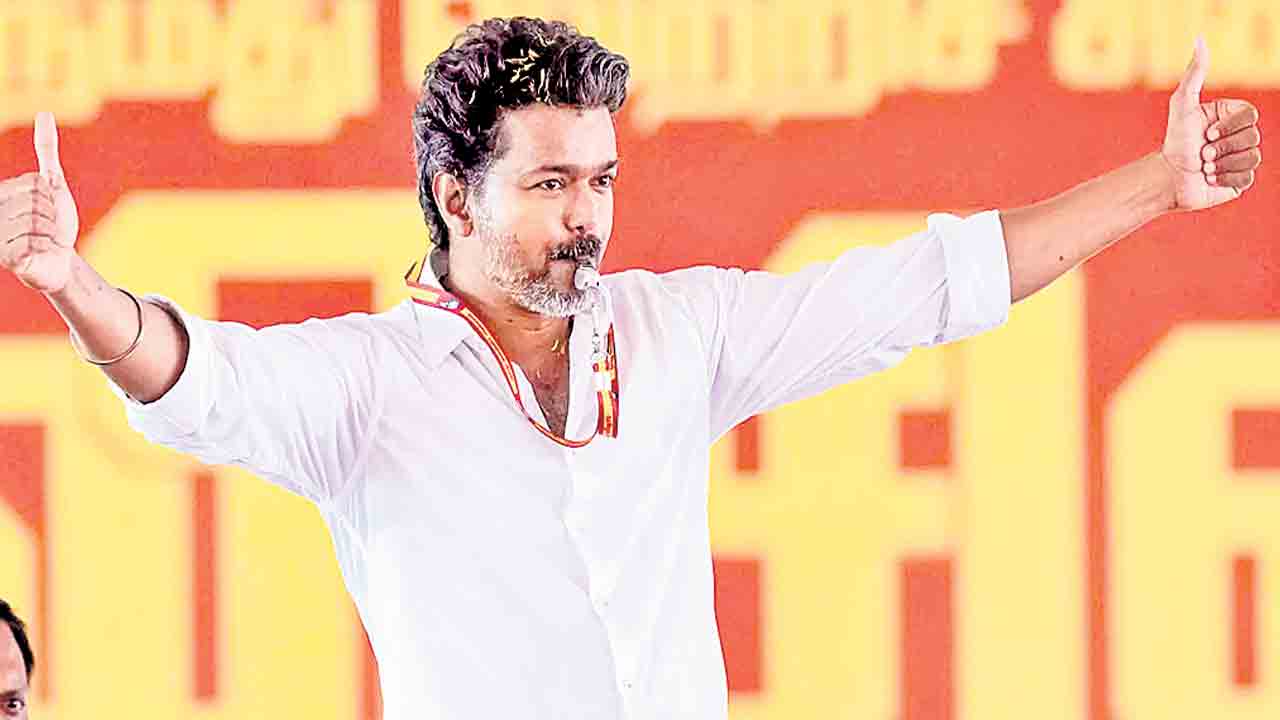 విజయ్‌ మరో ఎంజీఆర్‌ కాగలరా?.. తమిళనాడులో కొత్త చరిత్ర సృష్టిస్తారా?