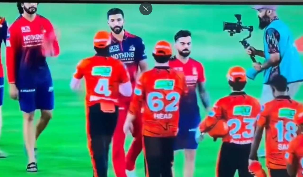 ViratKohli | ట్రావిస్ హెడ్‌తో గొడవ.. షేక్ హ్యాండ్ ఇవ్వకుండా వెళ్ళిపోయిన విరాట్ కోహ్లీ!