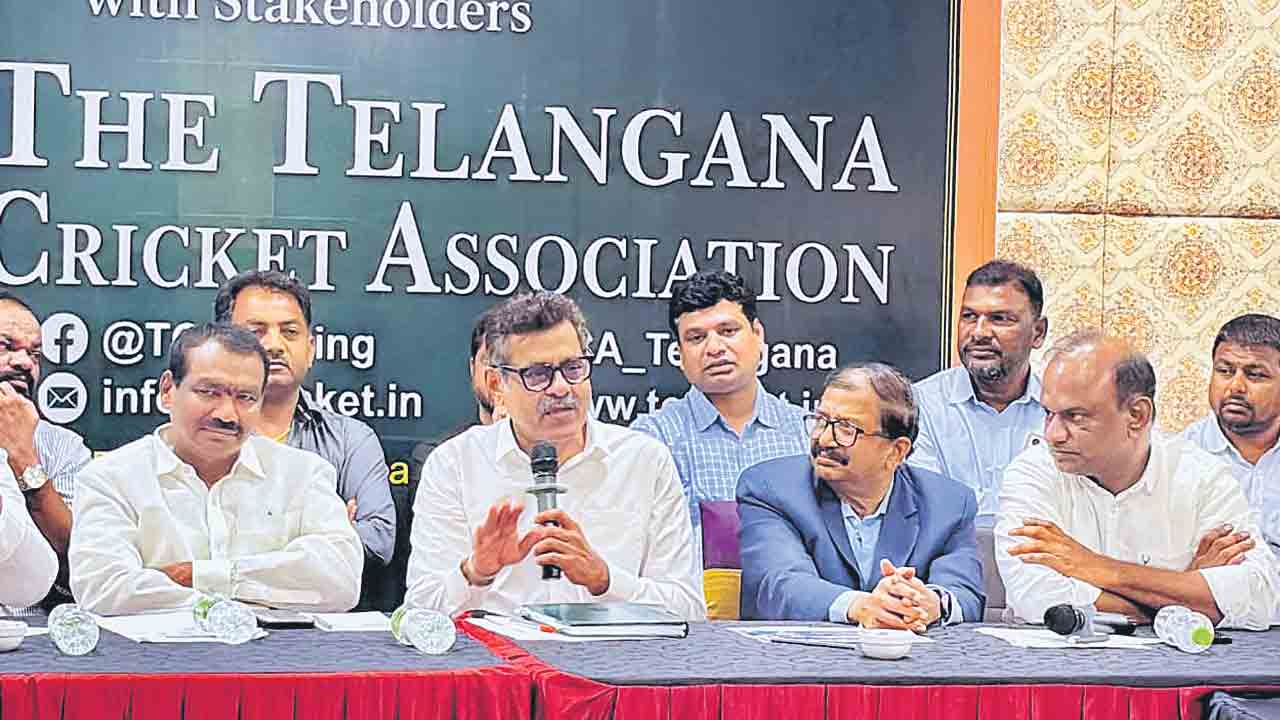 అవినీతి హెచ్‌సీఏను నిషేధించాలి.. తెలంగాణ క్రికెట్‌ సంఘం డిమాండ్‌