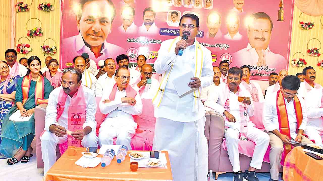 నోరుపారేసుకుంటే నాలుకలు తెగ్గోస్తం.. తెలంగాణ బిడ్డలను అవమానిస్తే ఊరుకోం