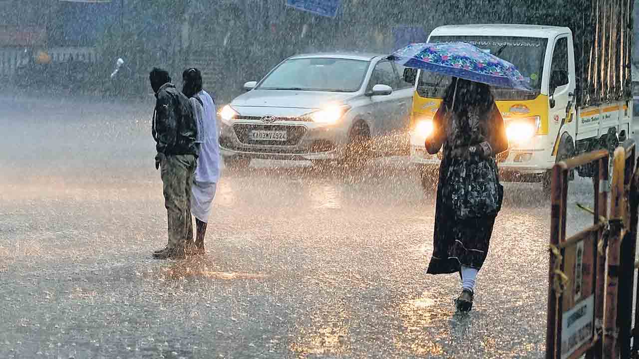 చల్లని కబురు.. 24 గంటల్లో కేరళ తీరానికి నైరుతి రుతుపవనాలు