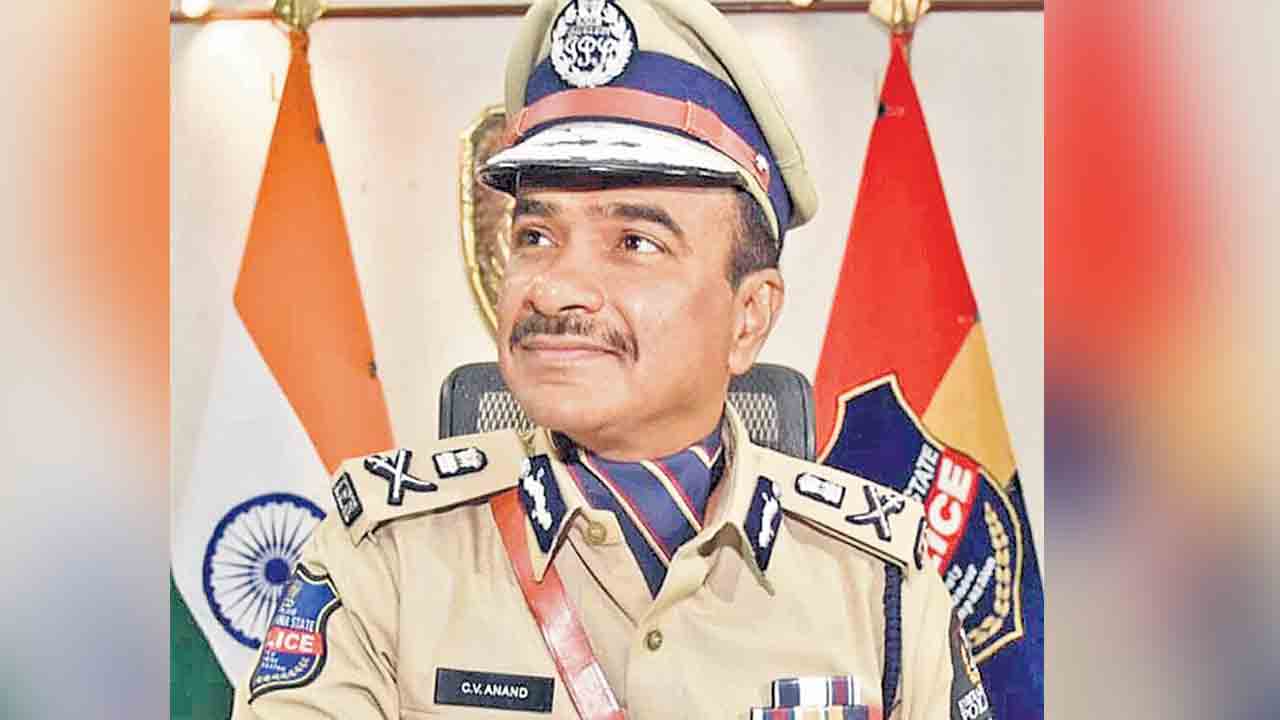 అన్ని ర్యాంకుల పోలీసులకు శిక్షణ తప్పనిసరి.. పోలీస్‌ అకాడమీ సందర్శనలో డీజీపీ సీవీ ఆనంద్‌