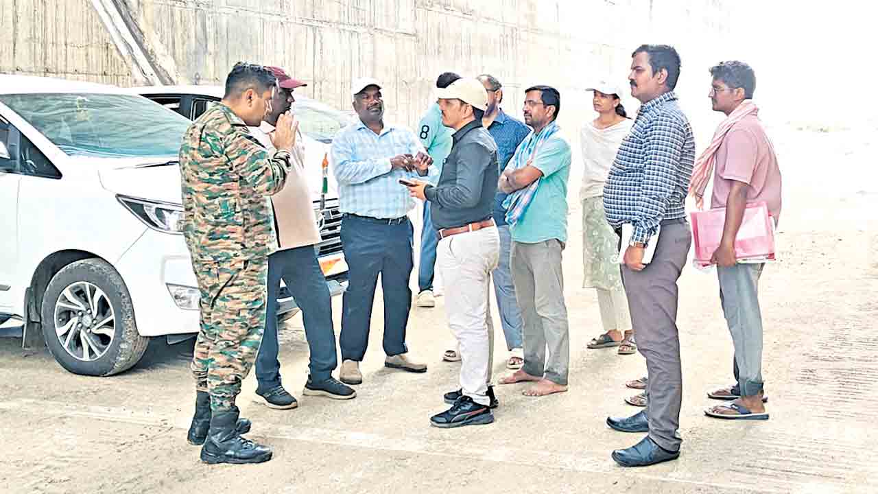 మేడిగడ్డ, అన్నారం బరాజ్‌లను పరిశీలించిన కోఆర్డినేషన్‌ కమిటీ చైర్మన్‌ కల్నల్‌ బృందం